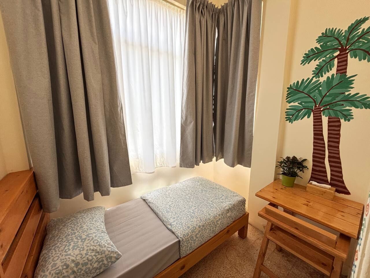 Chambre simple Design | Draps italiens de Frette, literie de qualité, couette en duvet