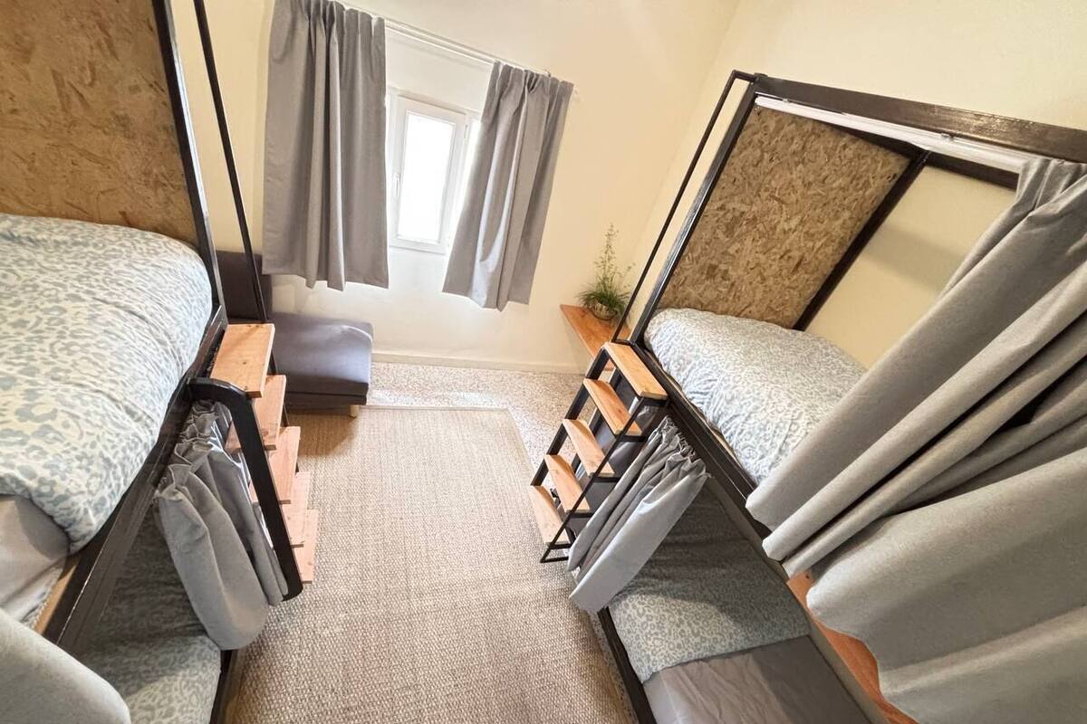 设计四人房 | 意大利 Frette 床单、高档床上用品、羽绒被、Select Comfort 床