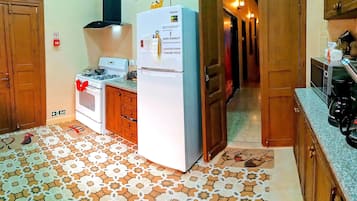 大型冰箱、微波爐、烤箱、洗碗機
