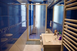 Hair dryer, towels, soap, shampoo - Svevo House - Apartment 80 sqm (Trieste)