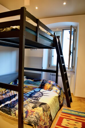 2 bedrooms, in-room safe, WiFi - Svevo House - Apartment 80 sqm (Trieste)