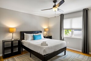 1 bedroom, premium bedding, desk, laptop workspace