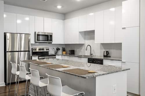 Spectacular Suite Luxury 2BR/2BA Apartment | Private kitchen | Full-size fridge, microwave, oven, stovetop