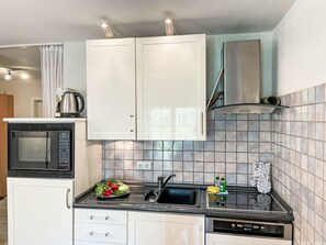 Kühlschrank, Ofen, Geschirrspüler, Toaster