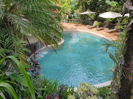 4 piscinas al aire libre