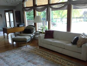 Smart TV, fireplace, printers