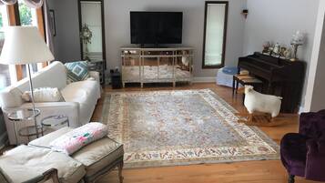 Smart TV, fireplace, printers