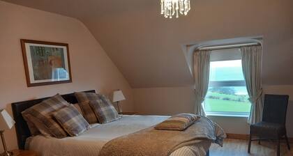 Beachview Cottage C yellow door 4 bedrooms