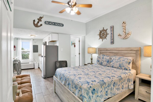 Iron/ironing board, free WiFi, bed sheets