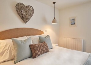 2 bedrooms, iron/ironing board, free WiFi, bed sheets - Host & Stay | Threadneedle Cottage (Whitby)
