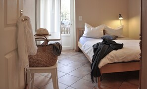 4 bedrooms, iron/ironing board, free WiFi - Country house with sauna, fireplace & sunny garden for up to 8 people (Prerow)