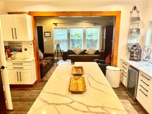 Interior - Corkscrew Willow Estate - 2010 Olympics-Award Winning Home (Vancouver)