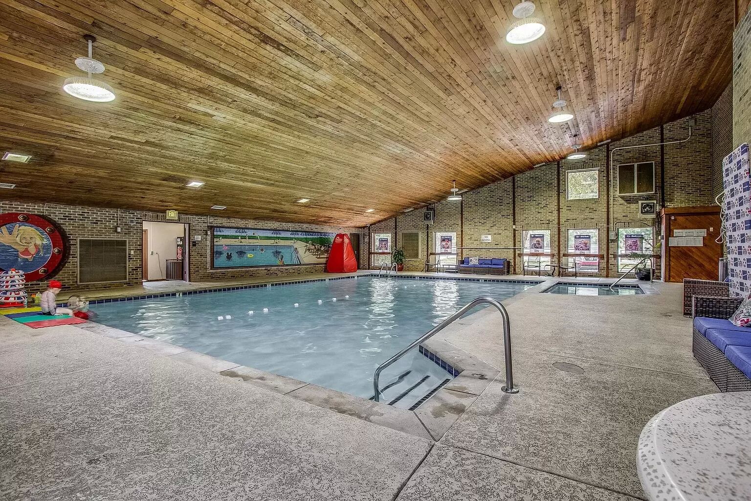 Franklin Condo Fully furnished/ 31 day minimum, Near I-65, amenities galore!