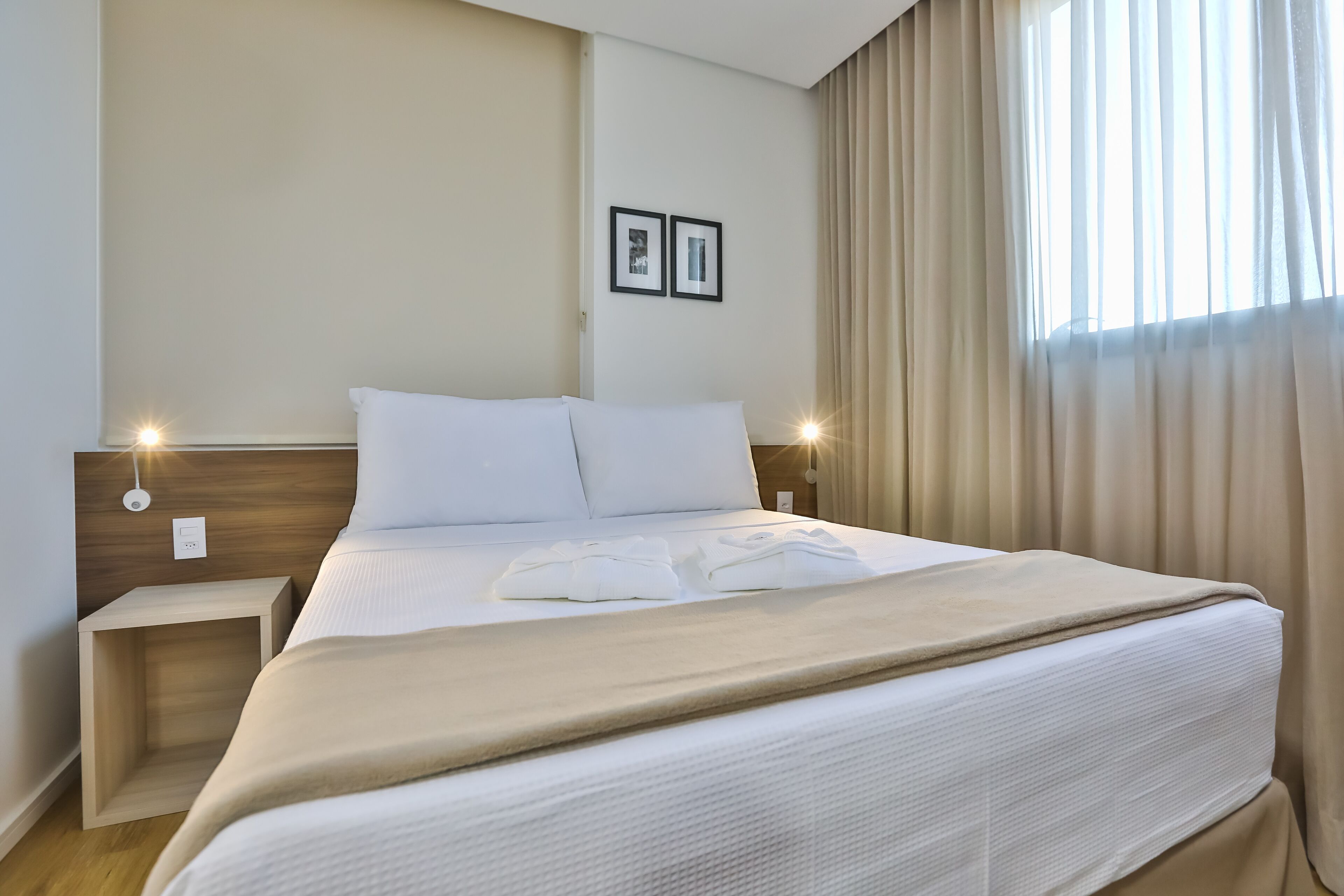 standard double room | desk, free wifi, bed sheets