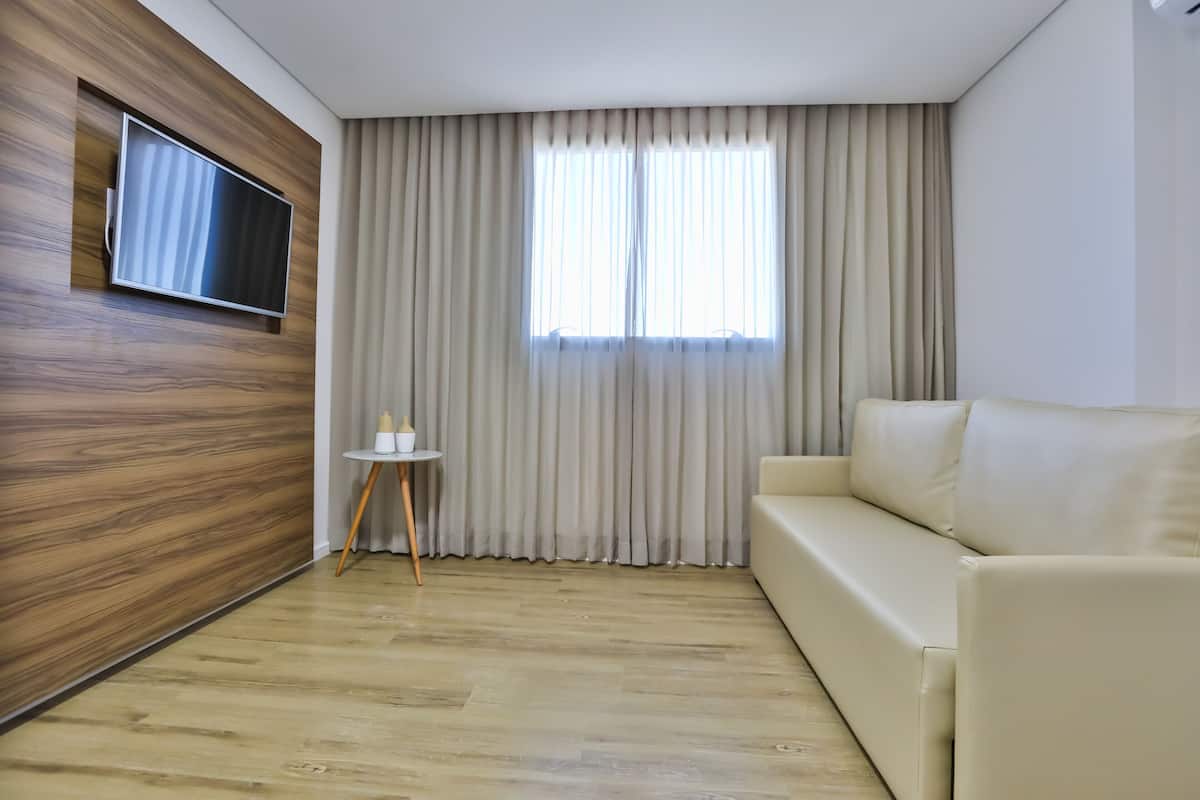 superior double room | desk, free wifi, bed sheets