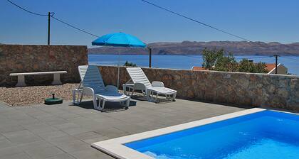 L'appartement Camelia avec piscine apartman 2 (4 + 2)