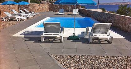 L'appartement Camelia avec piscine apartman 2 (4 + 2)