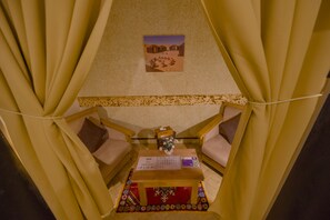 Superior Double or Twin Room (Joy) | Living area | 32-inch TV with satellite channels - Tin Joseph (Ouarzazate)