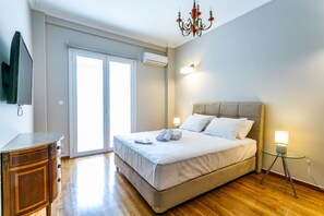 Standard Apartment | Egyptian cotton sheets, premium bedding, pillowtop beds - Acropolis Urban Apartments (Athens)