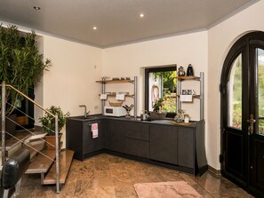 Interior - 3-room apartment on the edge of the Vogelberg, quiet south-facing slope, (Ortenberg)