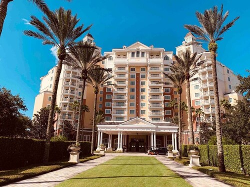 Luxurious Reunion Grande Superior Vacation Villa with 2 Master Bedroom Suites