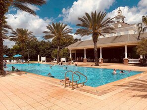 A heated pool - Luxurious Reunion Grande Superior Vacation Villa with 2 Master Bedroom Suites (Reunion)
