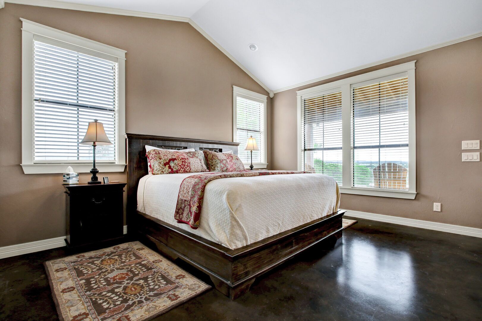 Oak Cabin at RRR  - A Birdy Vacation Rental