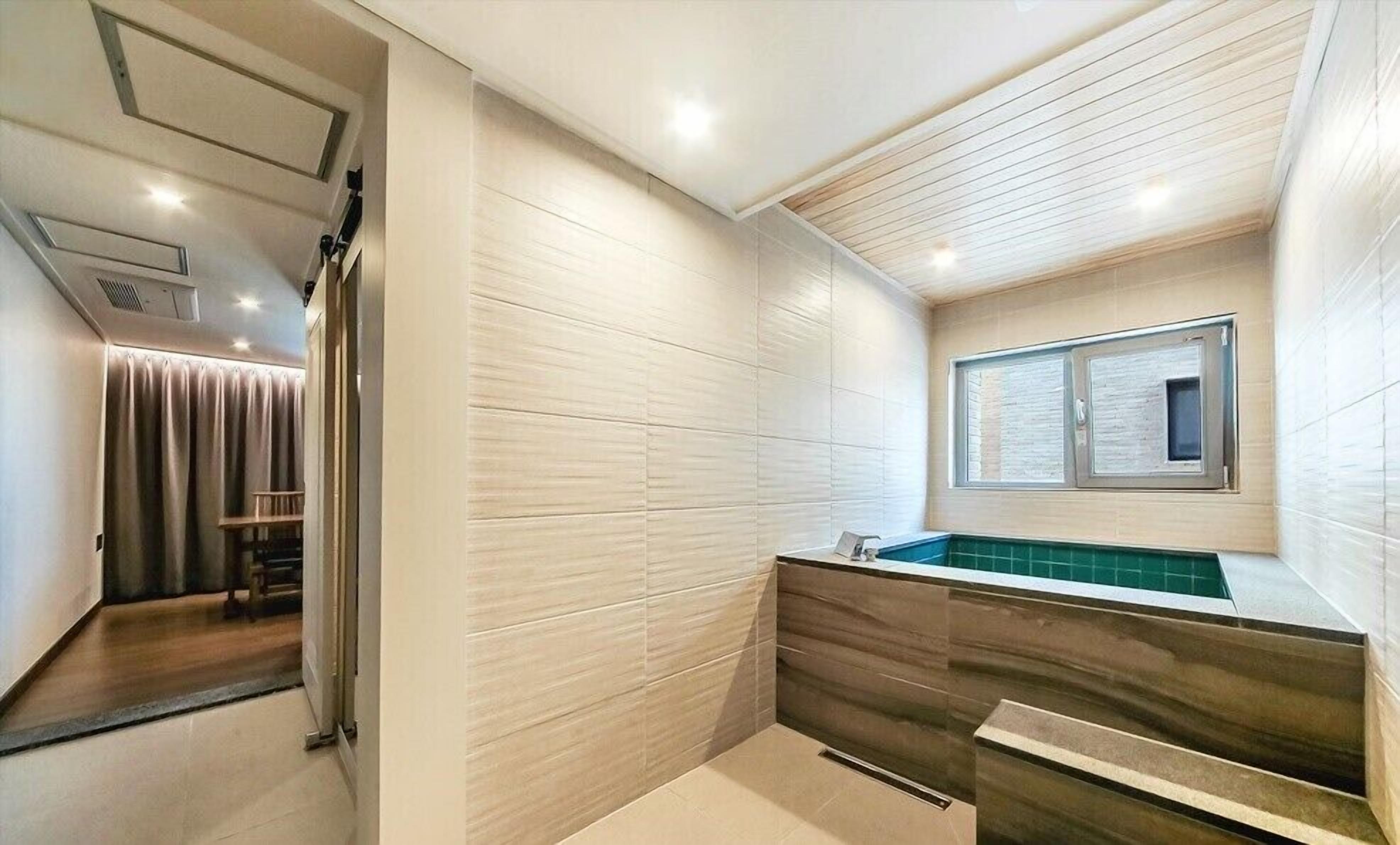 1 bedroom, premium bedding, pillow-top beds, individually decorated