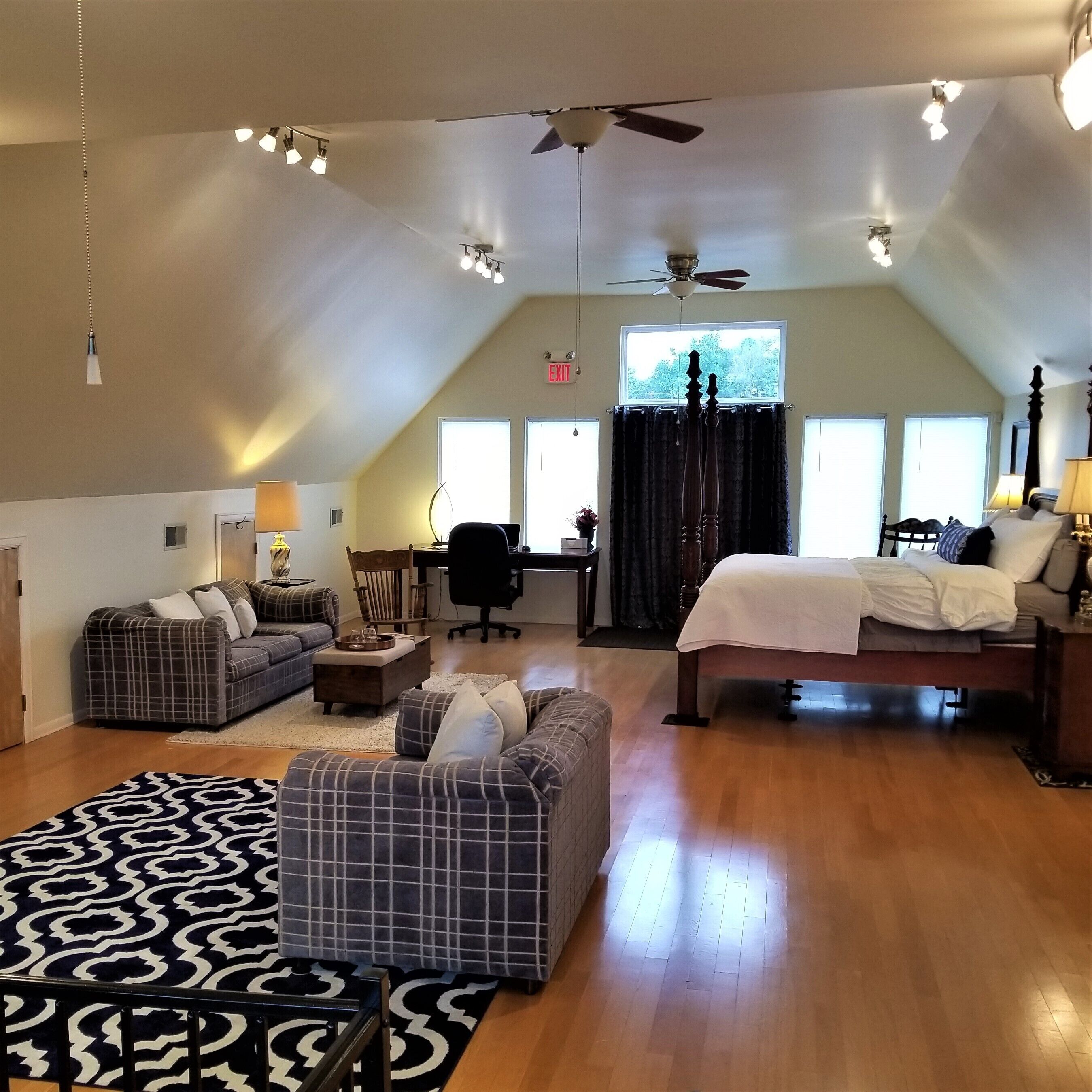 Luxury Loft minutes from Laurel Highlands