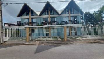 Fachada da propriedade