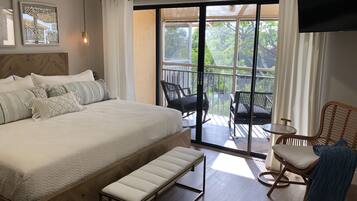 3 dormitorios, escritorio, tabla de planchar con plancha y cuna de viaje