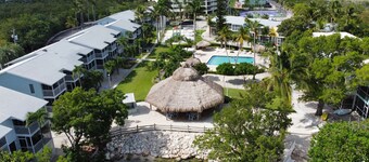 BRAND NEW! KEYS BEACH RETREAT! CAPTIVATING WATERVIEW VILLA! WIFI! FREE GOLF CART