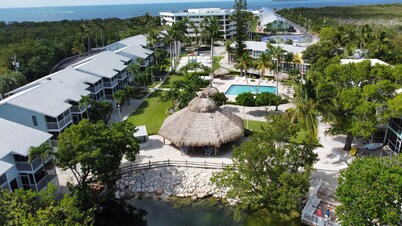 BRAND NEW! KEYS BEACH RETREAT! CAPTIVATING WATERVIEW VILLA! WIFI! FREE GOLF CART