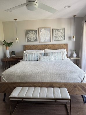 3 bedrooms, desk, iron/ironing board, travel cot