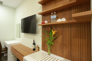 Standard-dobbeltværelse | Premium-sengetøj, senge med madrasser af memory foam, minibar