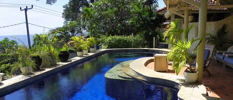 2 outdoor pools, pool loungers