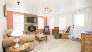 TV, fireplace - • Modern and Cozy Cabin short walk to Lake Champlain - Dog Friendly! • (Peru)