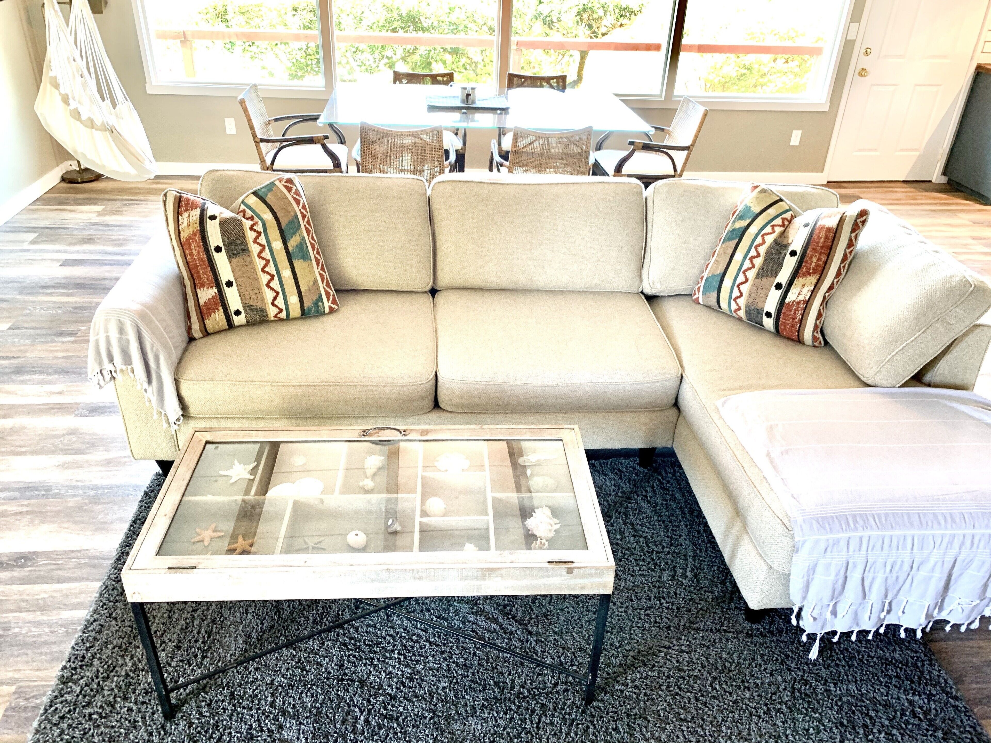 Little Beach Bungalow - ocean views, and one block to the beach! WIFI 