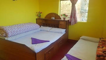 Traditional Double or Twin Room | Individually decorated, individually furnished, laptop workspace