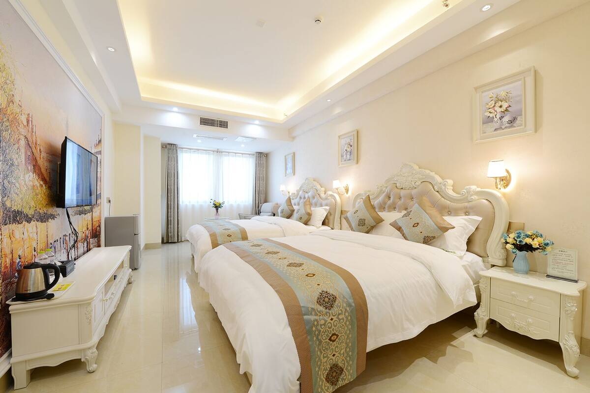 Quarto duplo luxo | Edredons de pluma, individualmente decorados, individualmente mobiliados