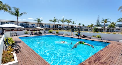 Palm Pacific Resort and Motel