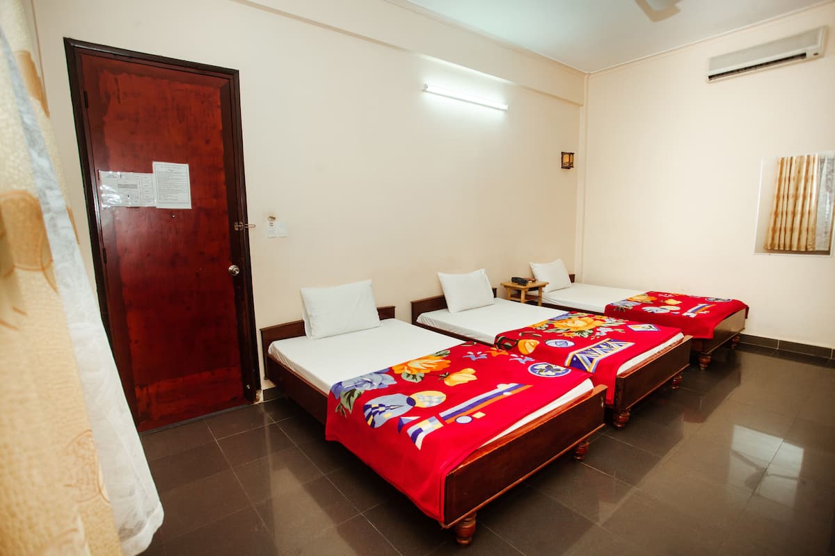 Basic Triple Room