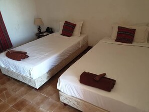 Phòng 2 giường đơn Tiêu chuẩn | Minibar, két bảo mật tại phòng, bàn 