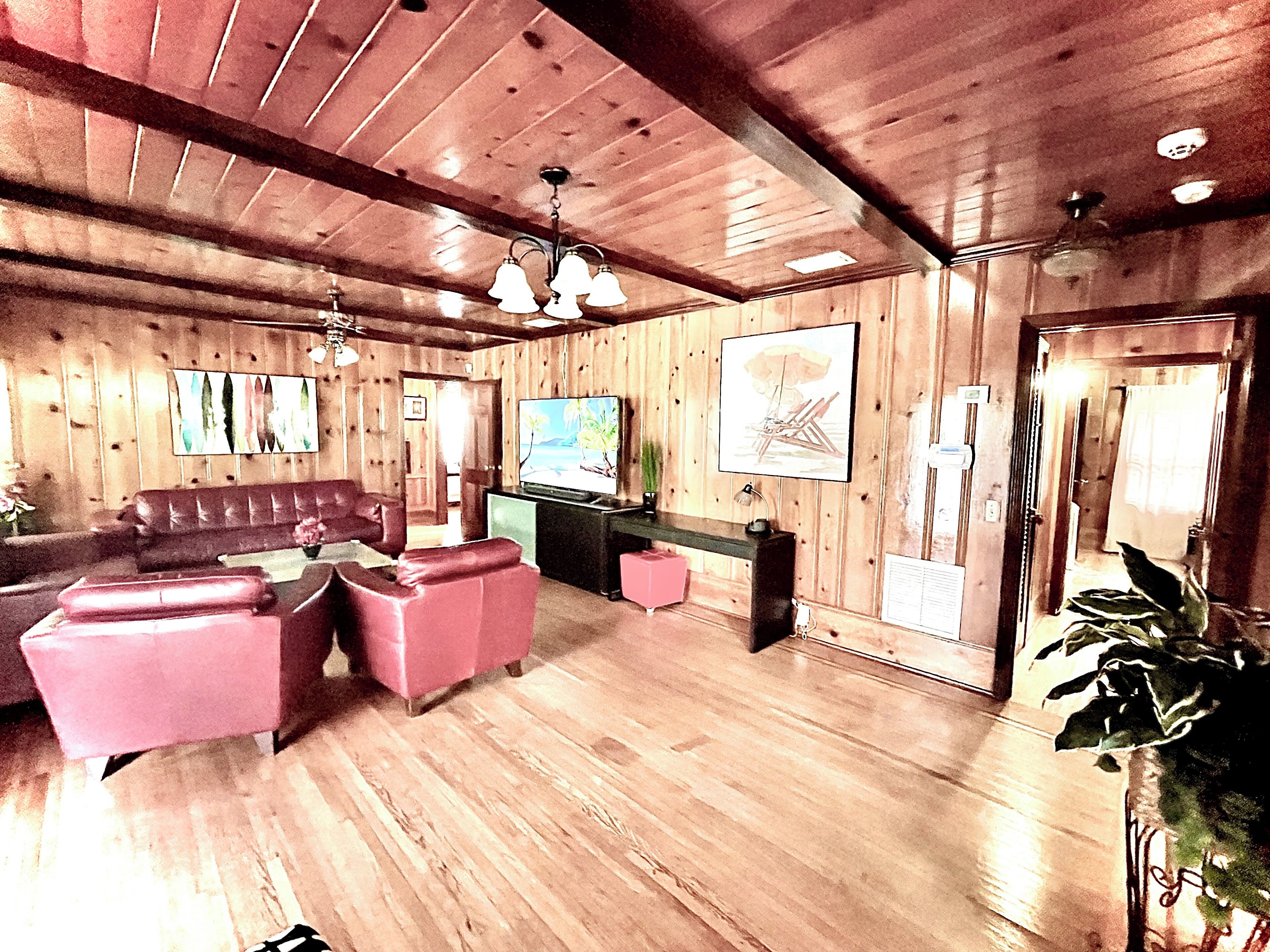 Large 4/4 House Beach, Entertainment, Nightlife