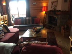 Télévision, cheminée