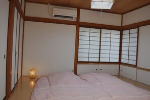 Comfort House, 2 Bedrooms, Mountain View, Mountainside | 2 bedrooms, hypo-allergenic bedding, down comforters, free minibar items - Resorthouse Bamboo (Kannami)