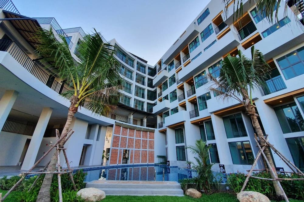 Atom Phuket Hotel