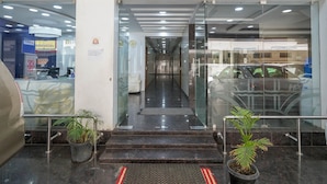 Pintu masuk properti