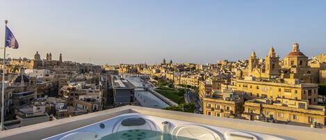 Baignoire à remous extérieure