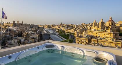 Suite Penthouse de luxe: jacuzzi, terrasses privées, vues à couper le souffle!